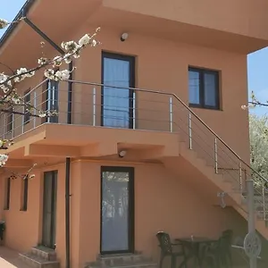  Apartment Naya